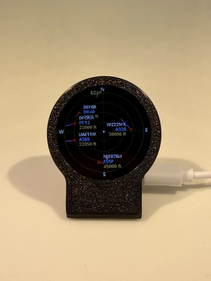 Flugzeig Radar – ESP32-Plane-Radar auf rundem Display